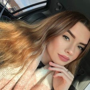 Meet your Posher, Hayley